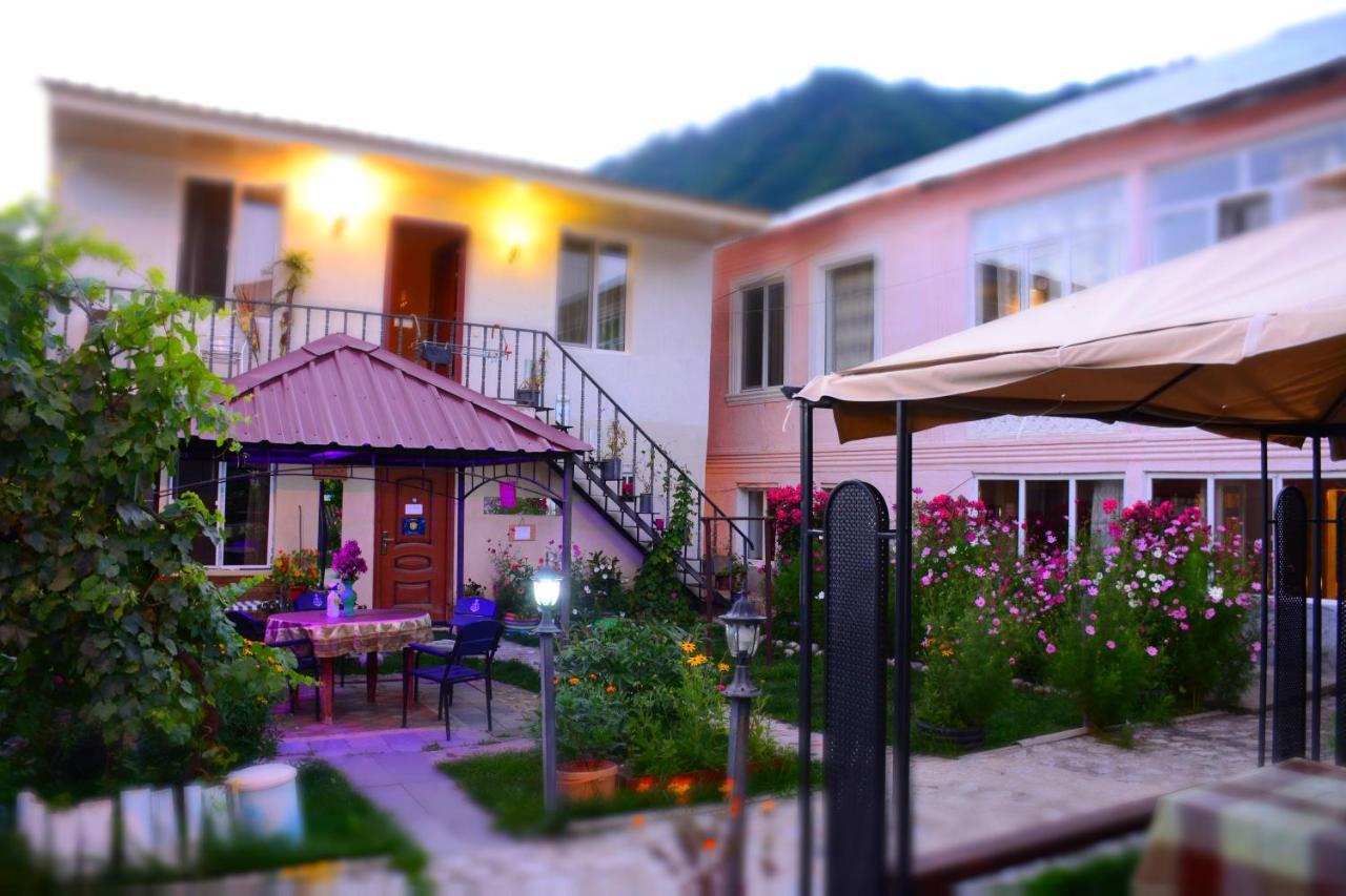 House In Mestia Exterior foto